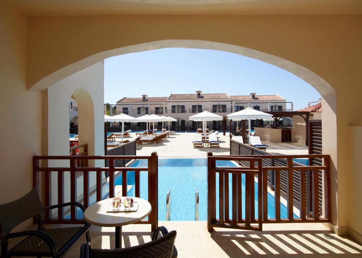 Roda Beach Resort & Spa エクステリア 写真