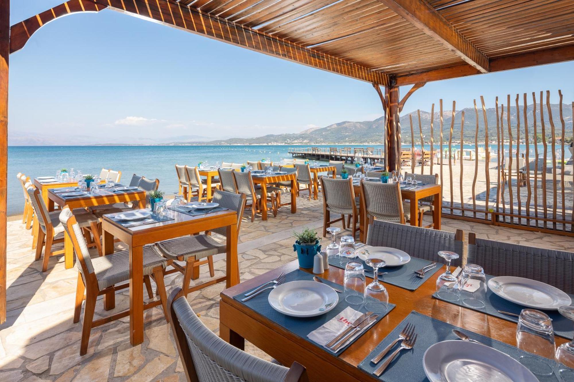 Roda Beach Resort & Spa エクステリア 写真