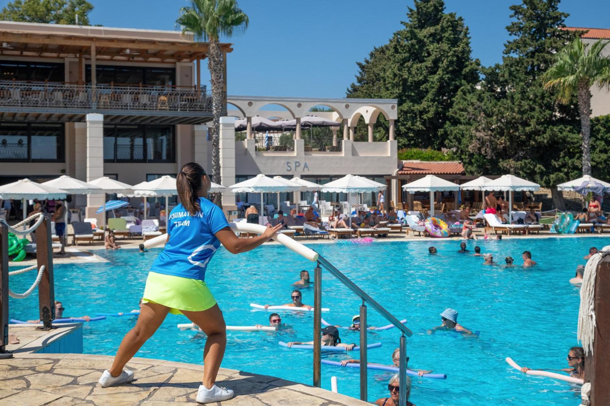Roda Beach Resort & Spa エクステリア 写真