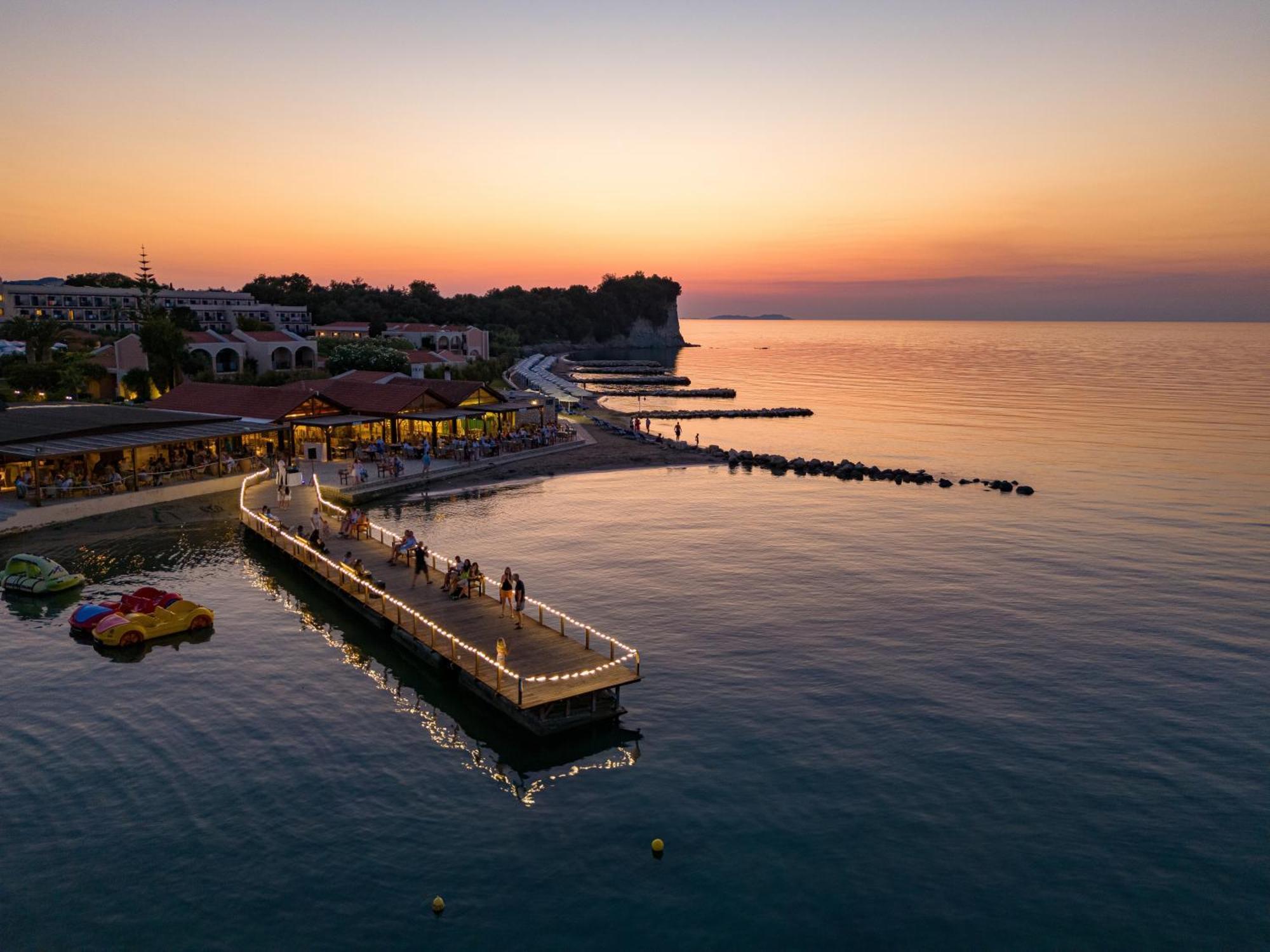 Roda Beach Resort & Spa エクステリア 写真