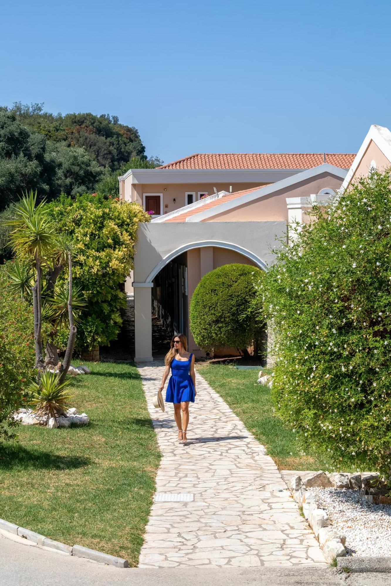 Roda Beach Resort & Spa エクステリア 写真