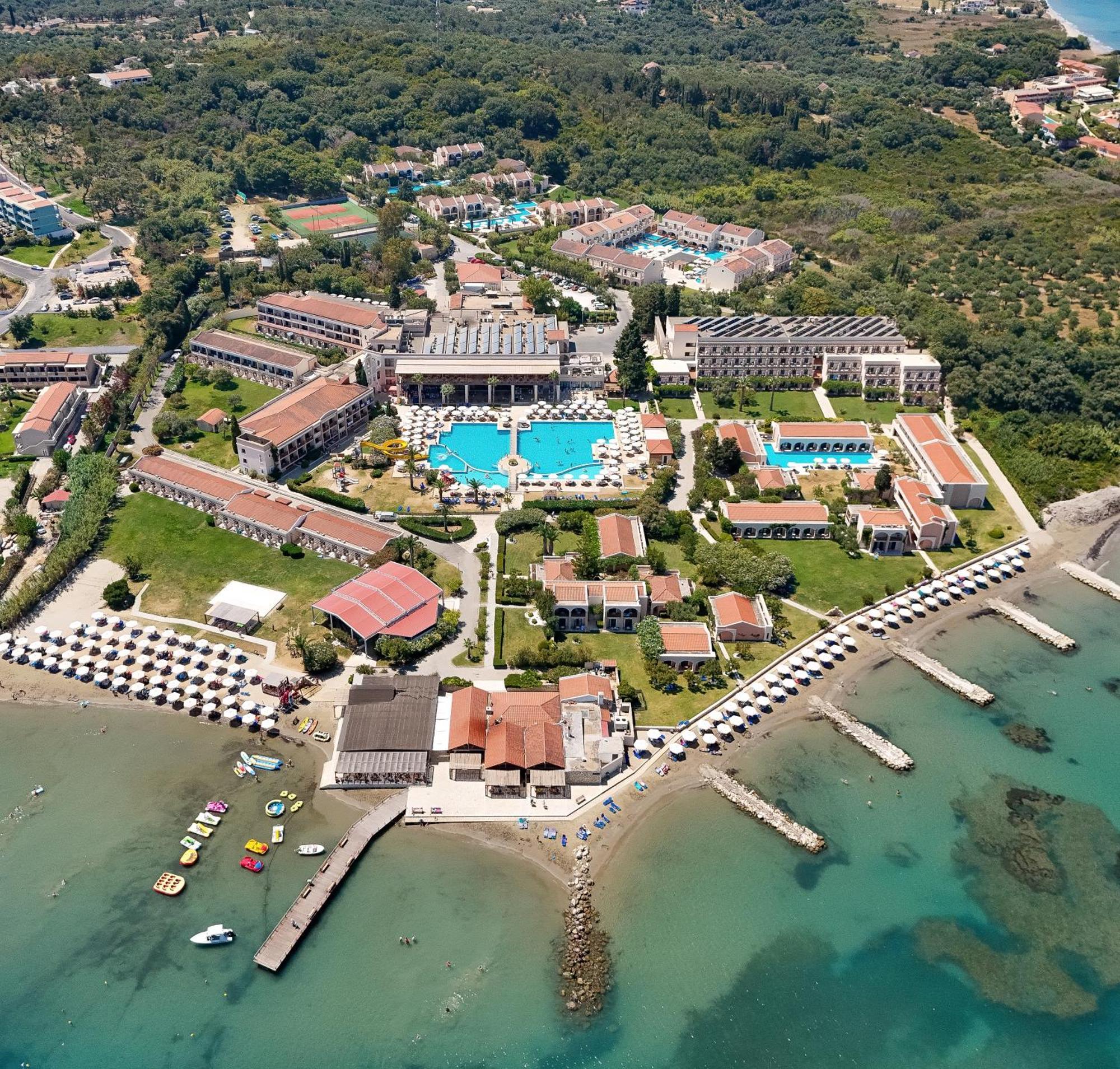 Roda Beach Resort & Spa エクステリア 写真