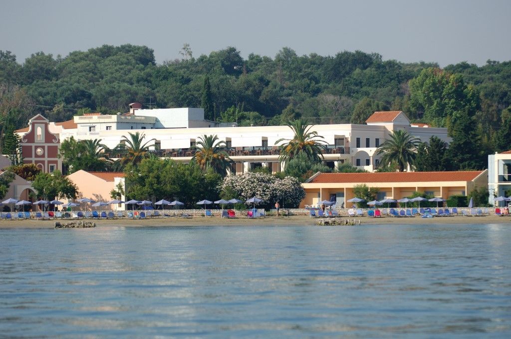 Roda Beach Resort & Spa エクステリア 写真